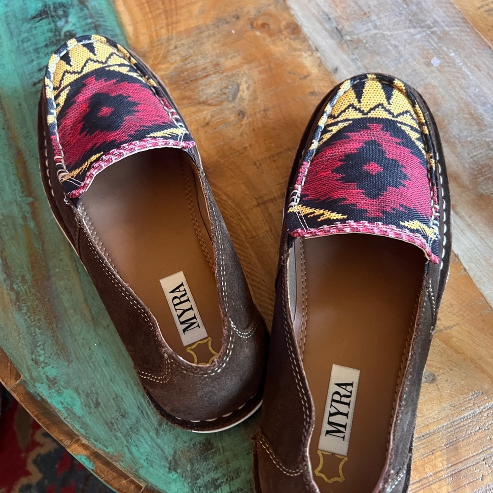 🥿 Myra Brown and Red Loafers with Aztec Pattern | Sz 9 (8.5) - Picture 5 of 6